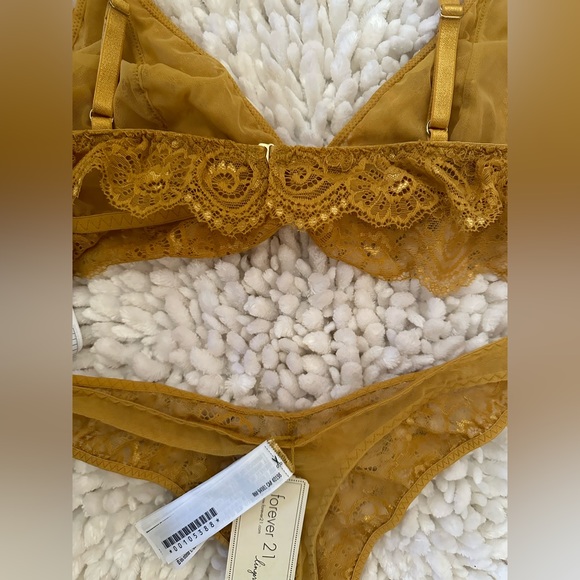 Golden Lace Bralette & Thong Lingerie set Forever21 - Picture 3 of 4